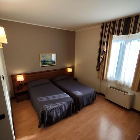 Hotel Majestic San Giuliano Milanese Luaran gambar