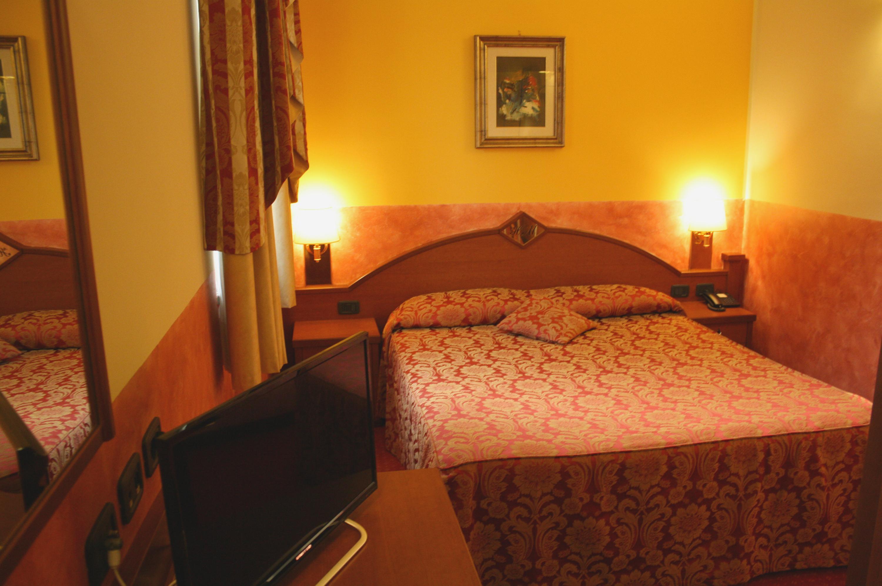 Hotel Majestic San Giuliano Milanese Luaran gambar