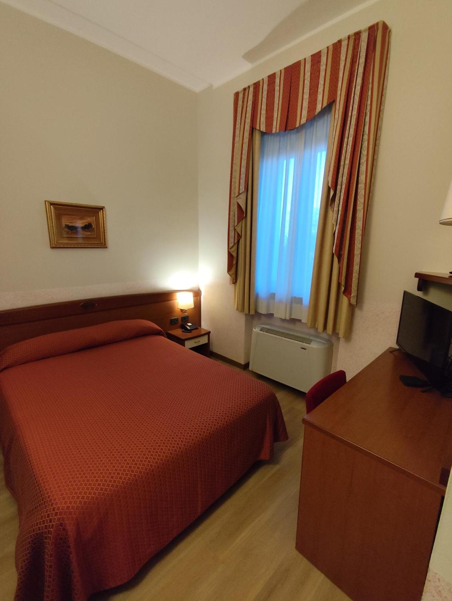 Hotel Majestic San Giuliano Milanese Luaran gambar