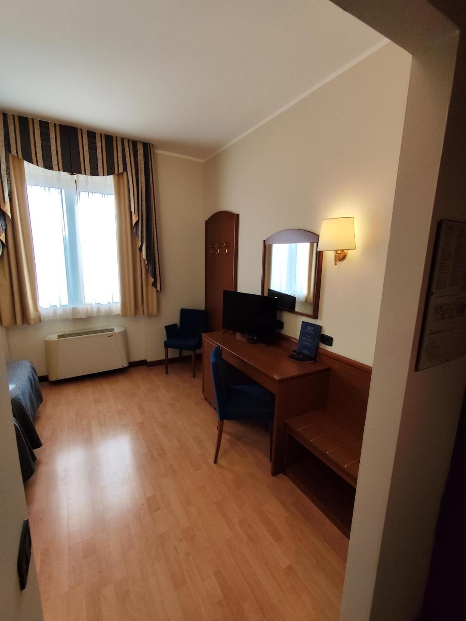 Hotel Majestic San Giuliano Milanese Luaran gambar