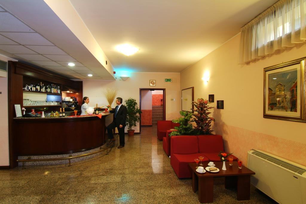 Hotel Majestic San Giuliano Milanese Dalaman gambar