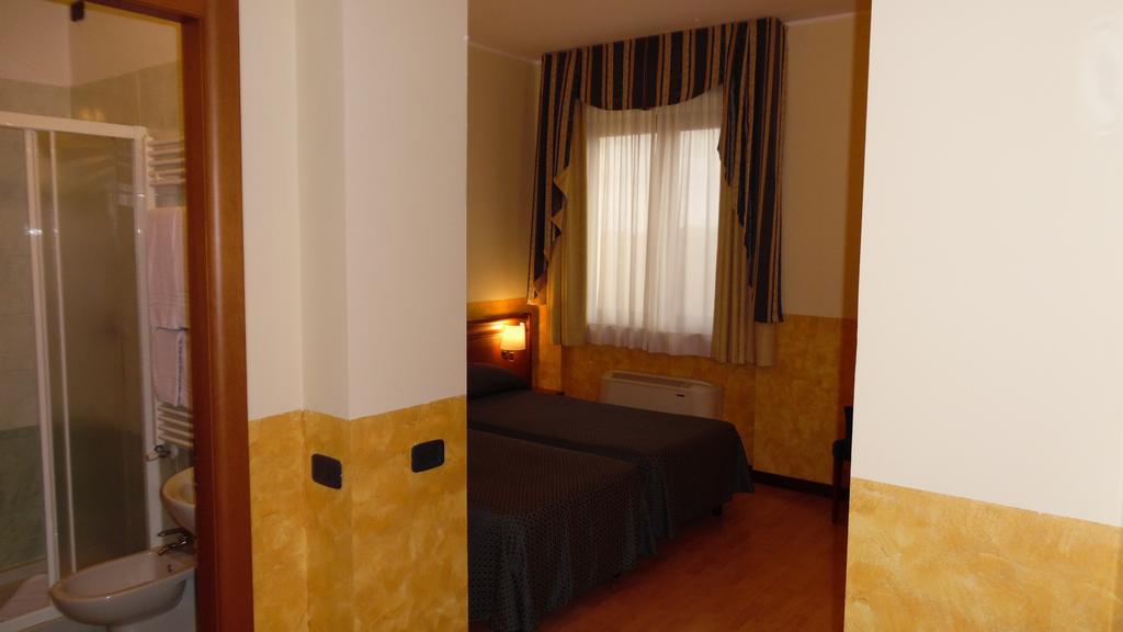 Hotel Majestic San Giuliano Milanese Luaran gambar