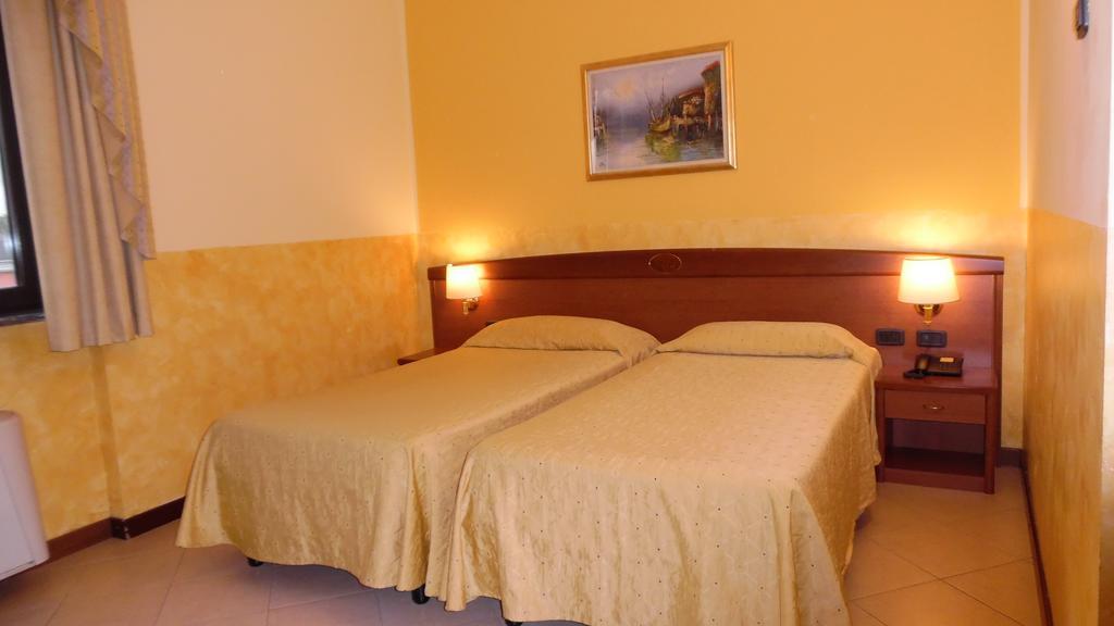 Hotel Majestic San Giuliano Milanese Luaran gambar