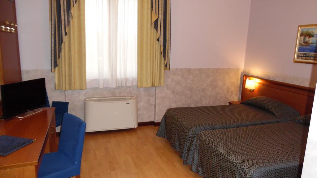 Hotel Majestic San Giuliano Milanese Luaran gambar