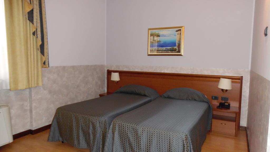 Hotel Majestic San Giuliano Milanese Luaran gambar